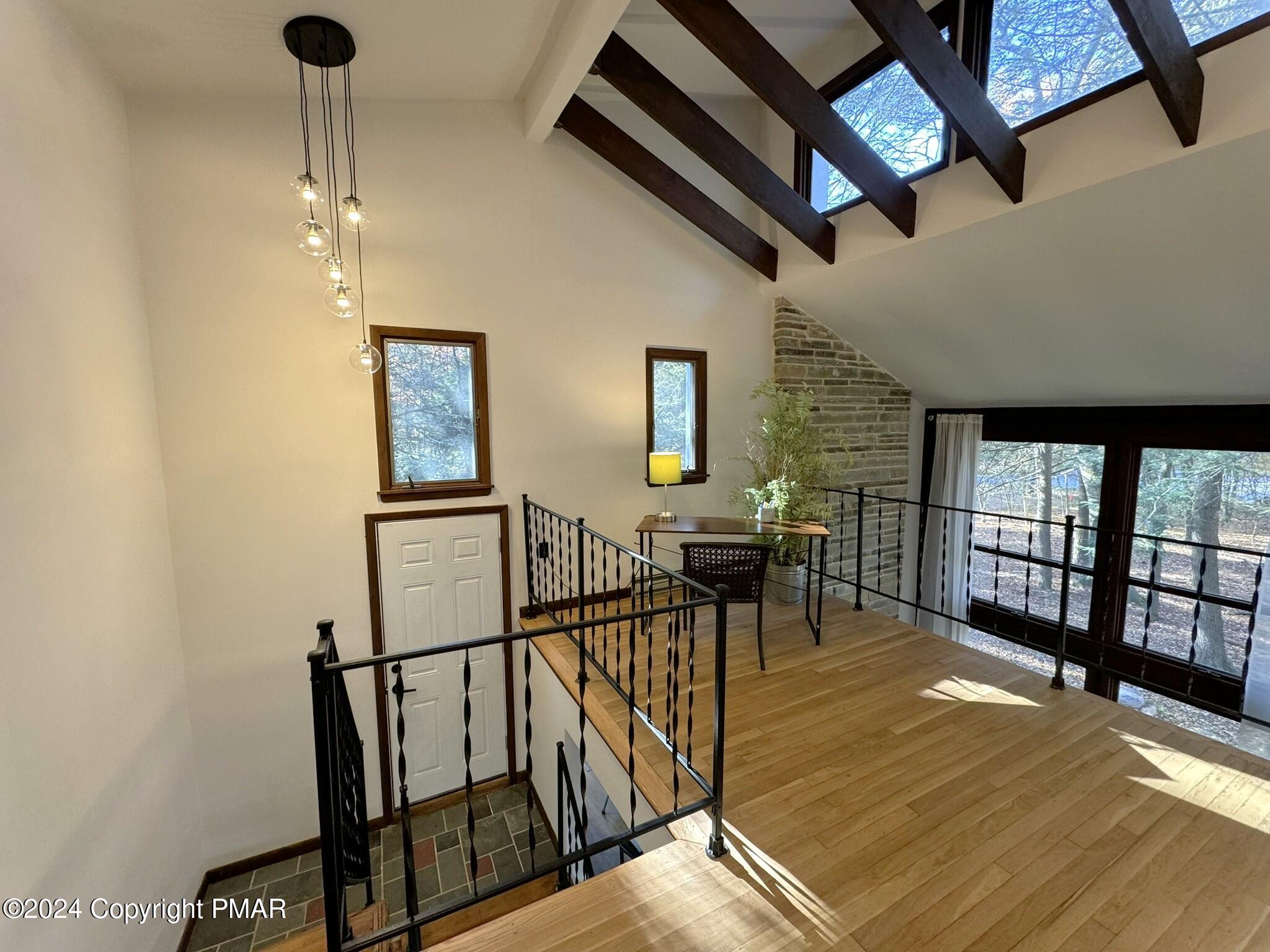 156 Pocono Road Albrightsville, PA 18210 - Photo 17 of 37 5Loft1