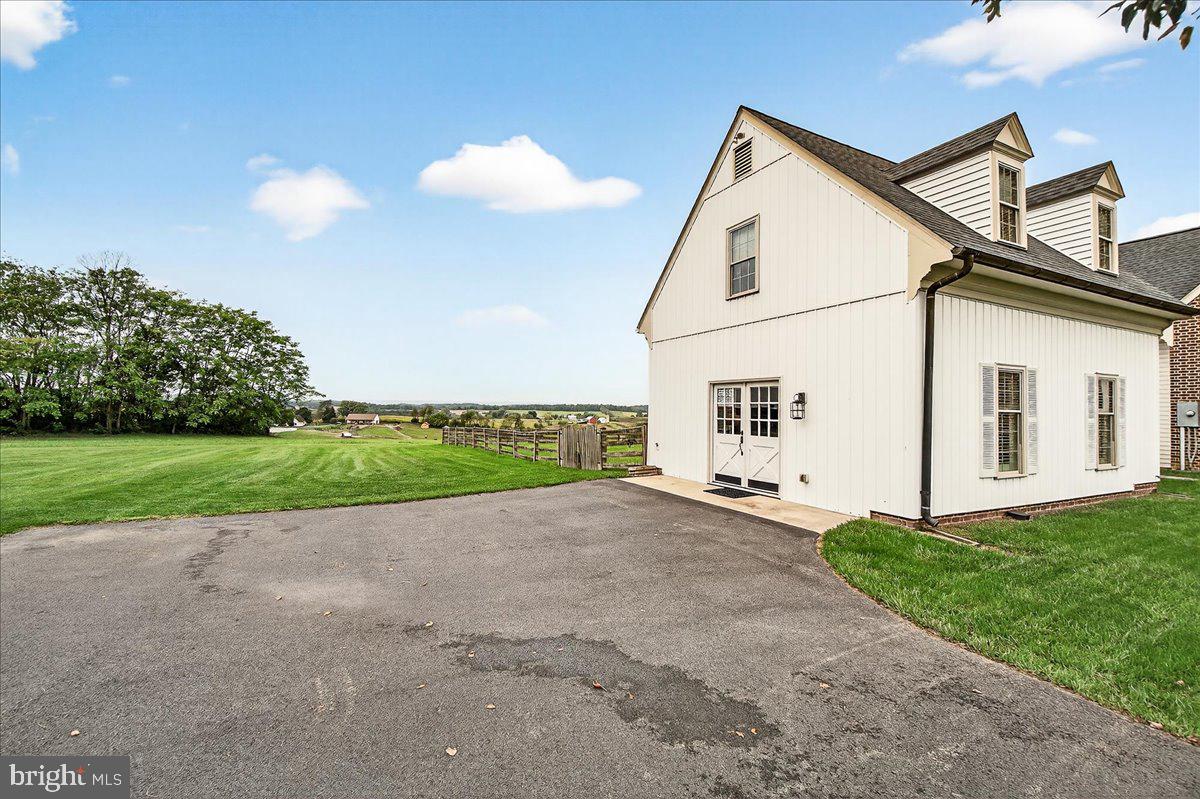 9522 Bessie Clemson Road Union Bridge, MD 21791 - Photo 42 of 107 Driveway