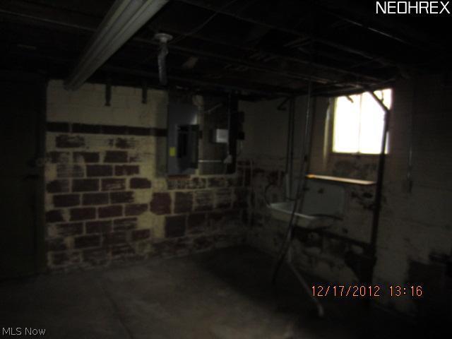 563 East Waterloo Road Akron, OH 44301 - Photo 16 of 19