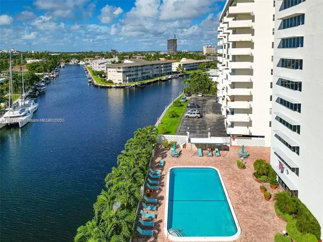 $2,500 | 401 Golden Isles Drive, Unit 712, Hallandale Beach, FL 33009