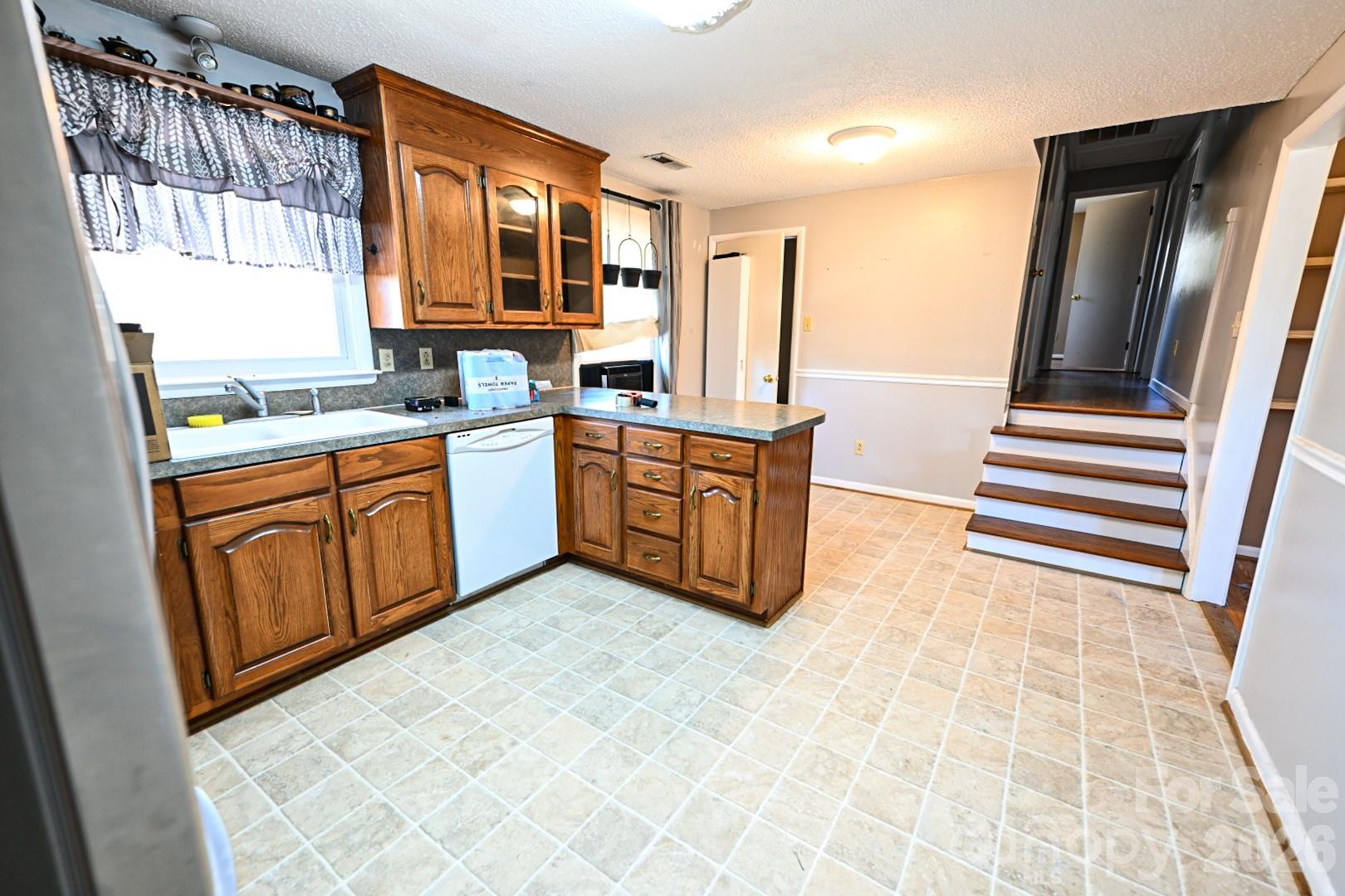 1113 Pecan Street Conover, NC 28613 - Photo 5 of 21