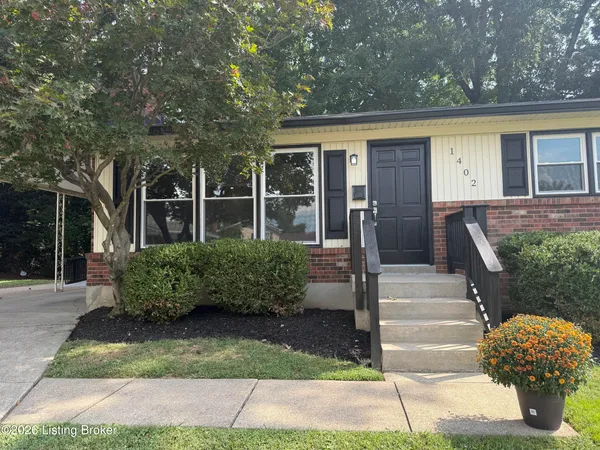 $319,500 | 1402 Cloverhills Drive, Louisville, KY 40216