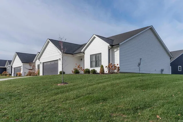 $315,000 | 902 Stonehenge Drive, Springville, IN 47462