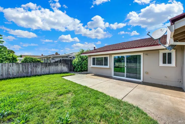 $525,000 | 442 Yellowstone Drive, Vacaville, CA 95687
