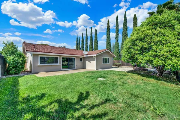 $525,000 | 442 Yellowstone Drive, Vacaville, CA 95687