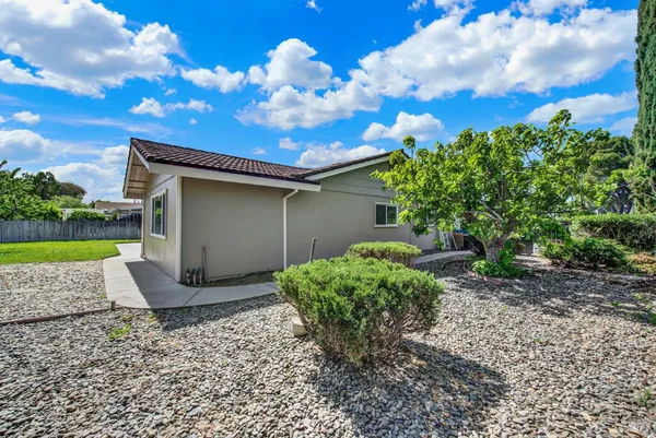 $525,000 | 442 Yellowstone Drive, Vacaville, CA 95687