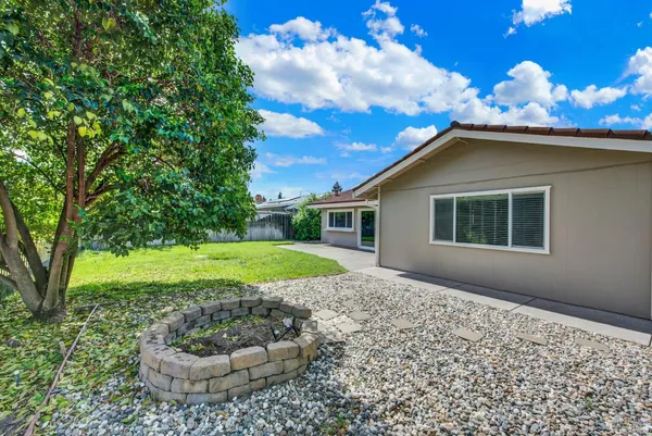 $525,000 | 442 Yellowstone Drive, Vacaville, CA 95687