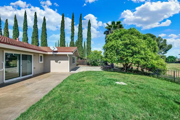 $525,000 | 442 Yellowstone Drive, Vacaville, CA 95687