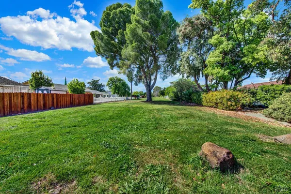 $525,000 | 442 Yellowstone Drive, Vacaville, CA 95687