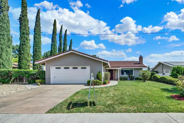 $525,000 | 442 Yellowstone Drive, Vacaville, CA 95687