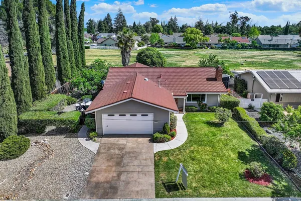 $525,000 | 442 Yellowstone Drive, Vacaville, CA 95687