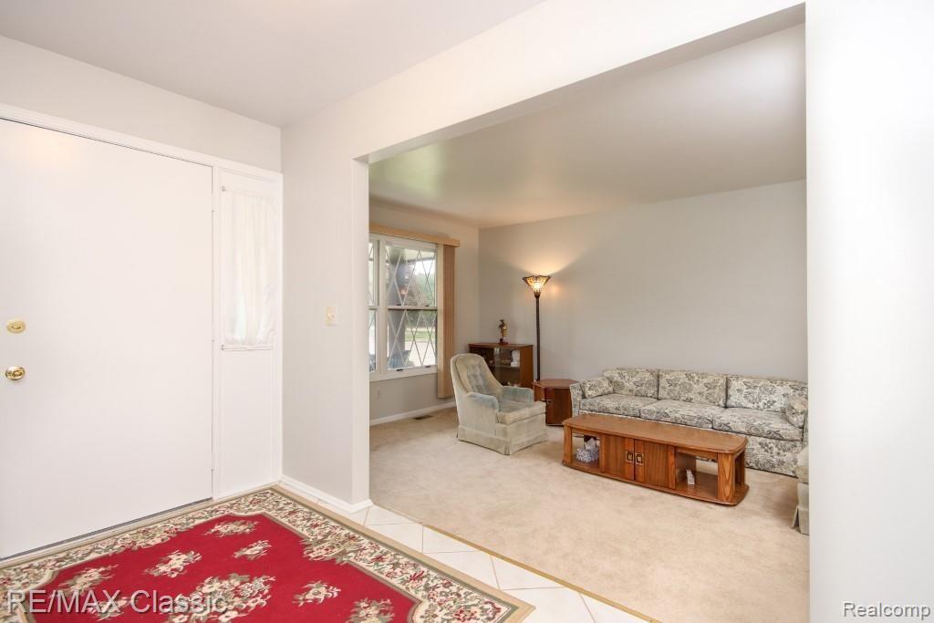 46461 Strathmore Road Plymouth, MI 48170 - Photo 14 of 59 IMG_7060 (Custom).jpg