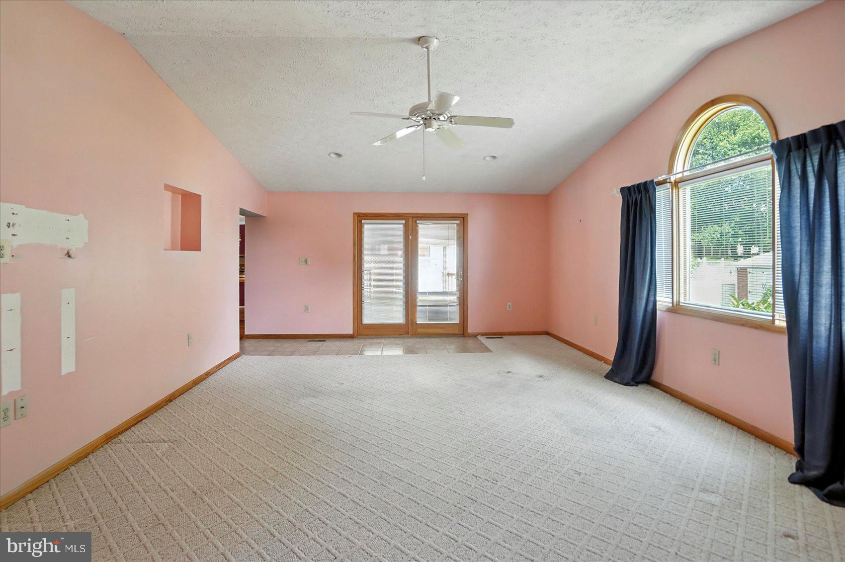 4232 Darleigh Road Baltimore, MD 21236 - Photo 18 of 37 Family Room Main Level