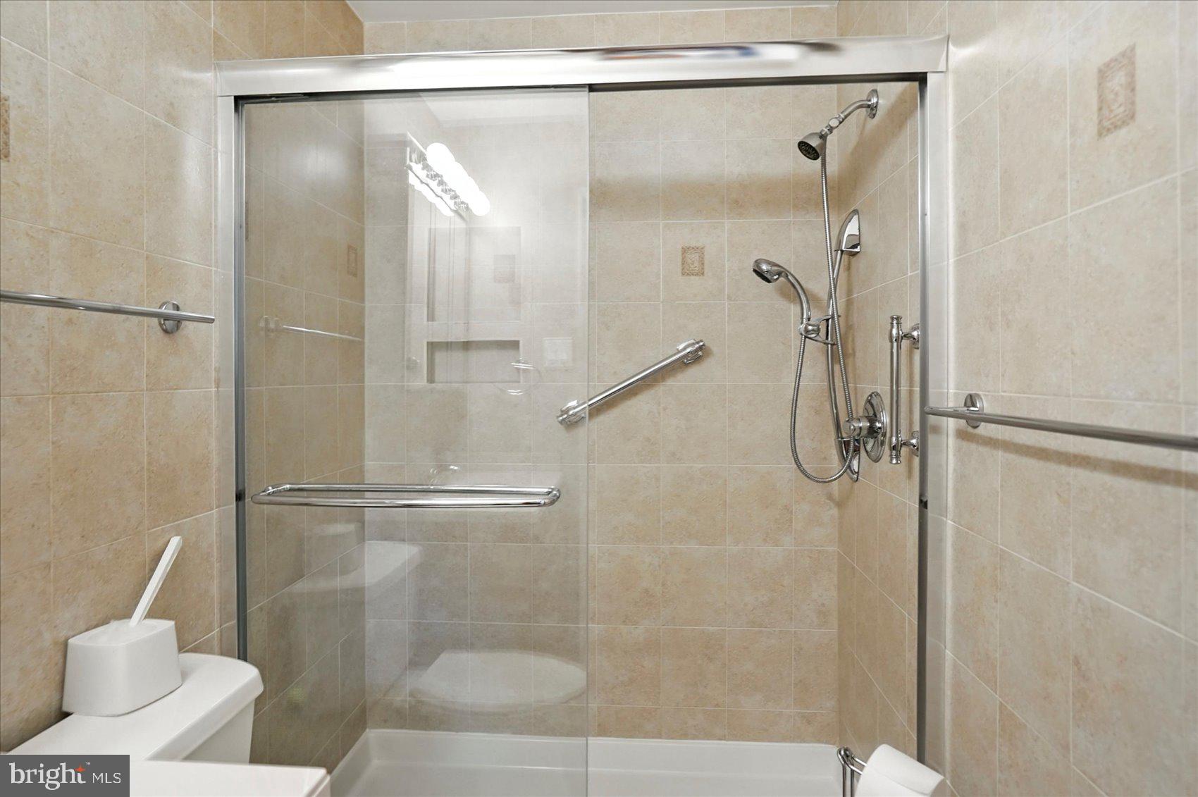 4232 Darleigh Road Baltimore, MD 21236 - Photo 25 of 37 Full Bath Main Level