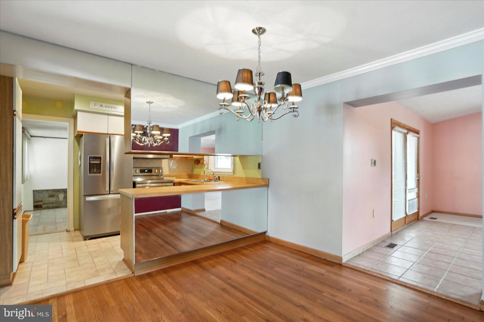 4232 Darleigh Road Baltimore, MD 21236 - Photo 8 of 37 Dining Room