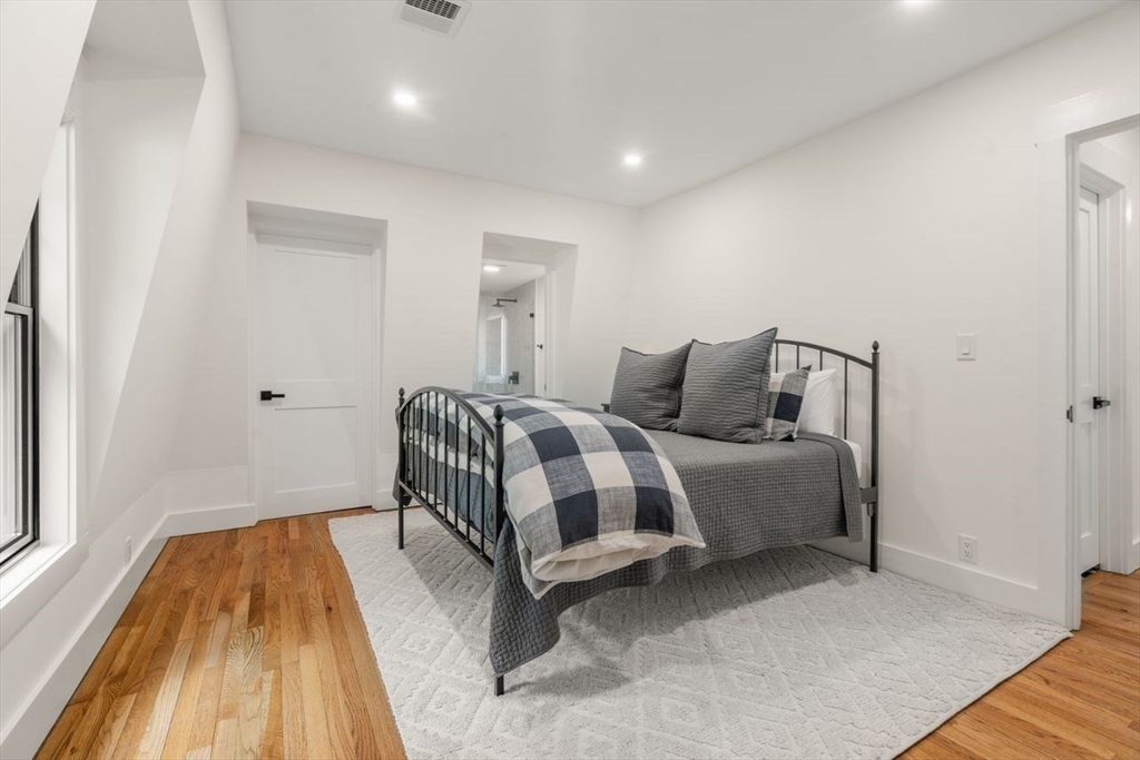 283 Walnut Street Wellesley, MA 02481 - Photo 24 of 33