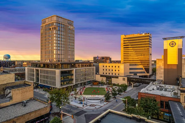 $1,710,000 | 118 Broadway North, Unit 802, Fargo, ND 58102