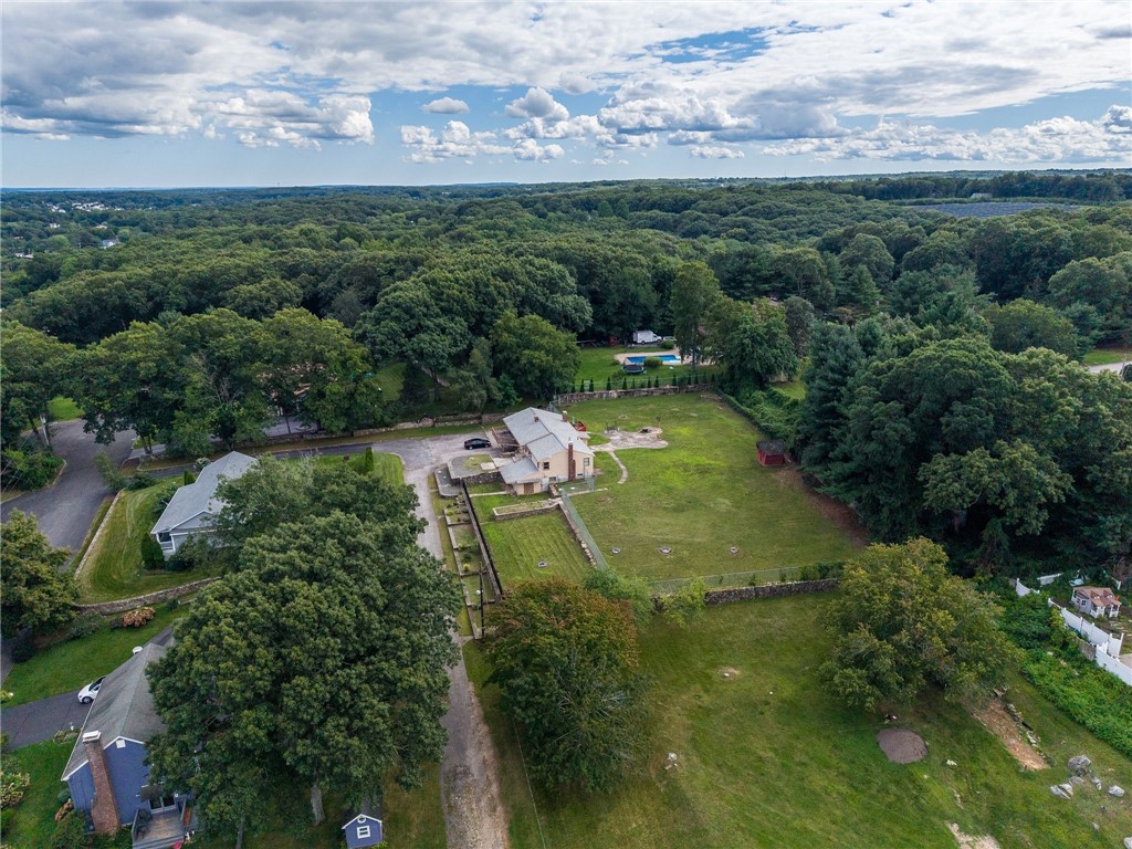 26 Lillian Road Johnston, RI 02919 - Photo 3 of 50 Gallery Image 3