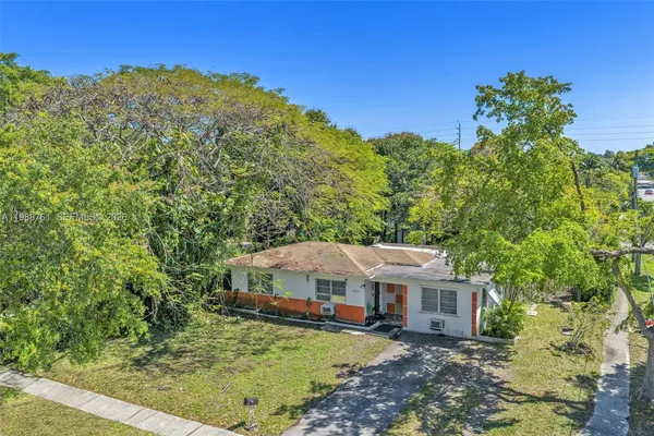 $450,000 | 1300 Northeast 137th Street, North Miami, FL 33161