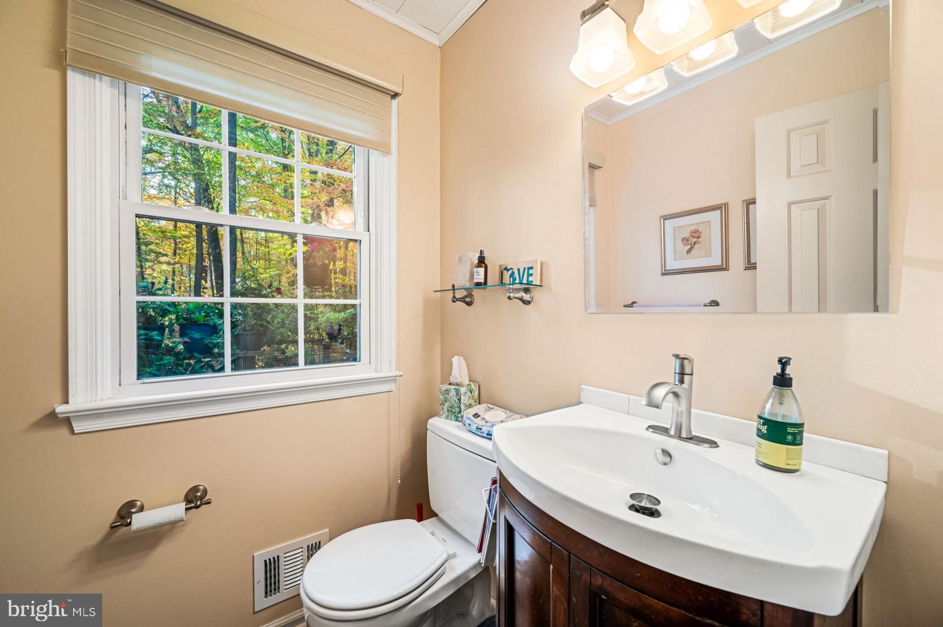6 Spruce Road Malvern, PA 19355 - Photo 8 of 44 Gallery Image 8