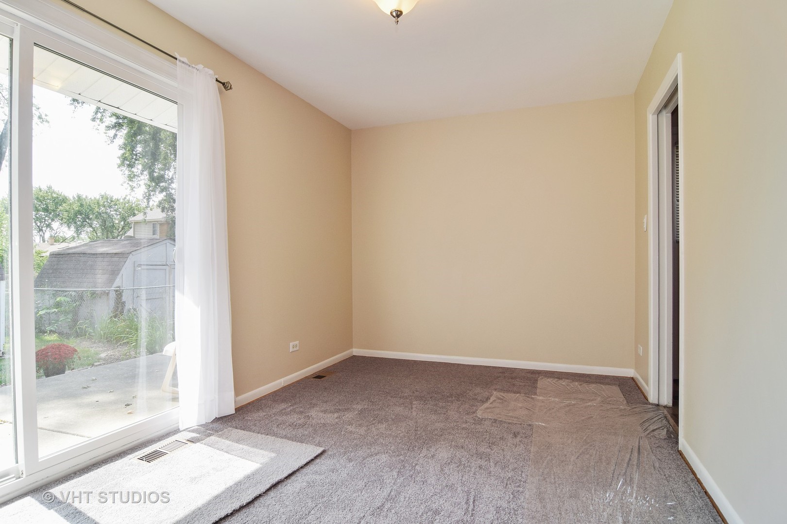 651 Charing Cross Road Elk Grove Village, IL 60007 - Photo 4 of 13