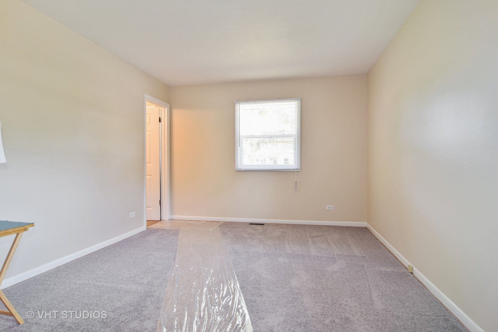 651 Charing Cross Road Elk Grove Village, IL 60007 - Photo 5 of 13