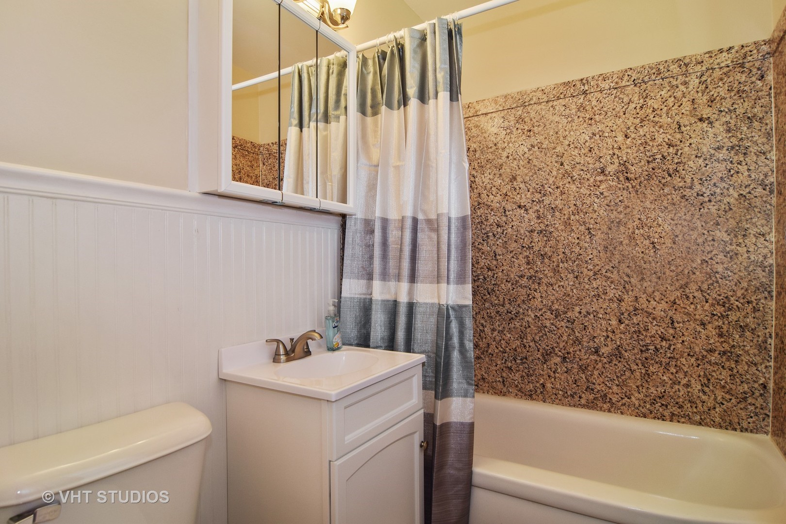 651 Charing Cross Road Elk Grove Village, IL 60007 - Photo 6 of 13