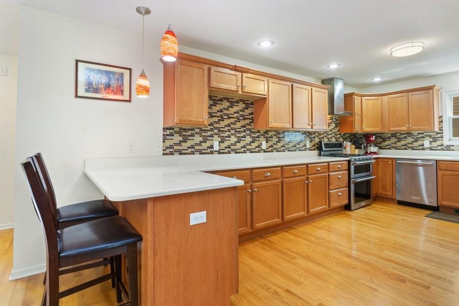 2570 Holiday House Road St. Joseph, MI 49085 - Photo 4 of 17 04_2570HolidayHouse13Road_5_Kitchen_LowR