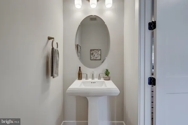 $2,362,500 | 1429 Spring Vale Avenue, McLean, VA 22101