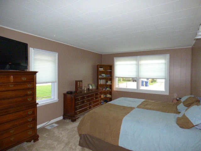 6404 West Taylor Road Muncie, IN 47304 - Photo 4 of 12 Gallery Image 4