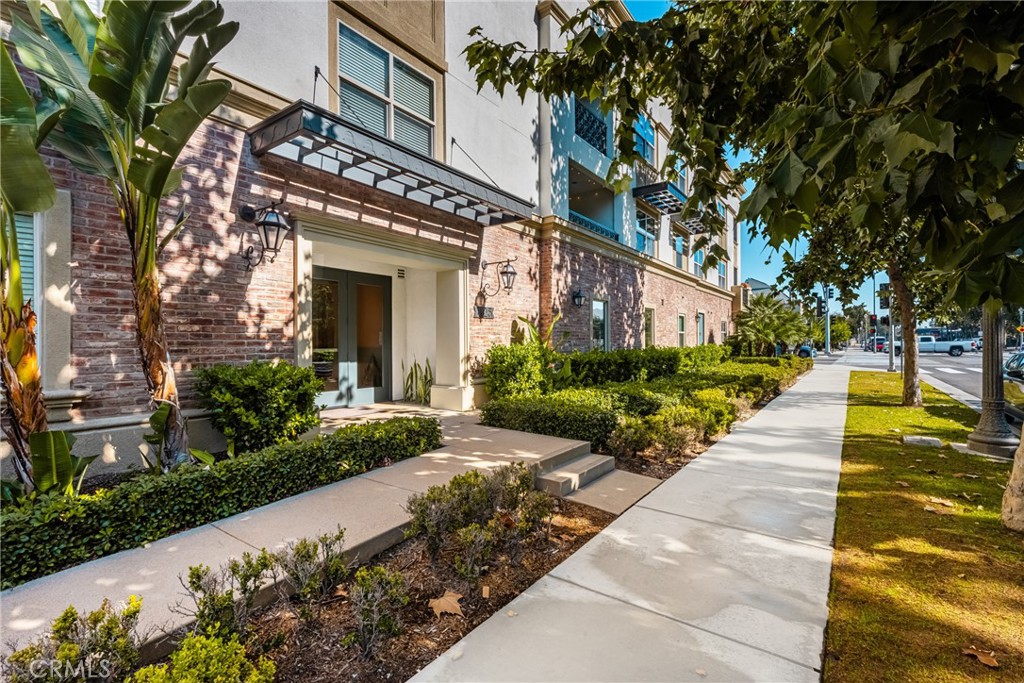425 South Anaheim Boulevard, Unit 3 Anaheim, CA 92805 - Photo 7 of 53 a view of a house with a swimming pool