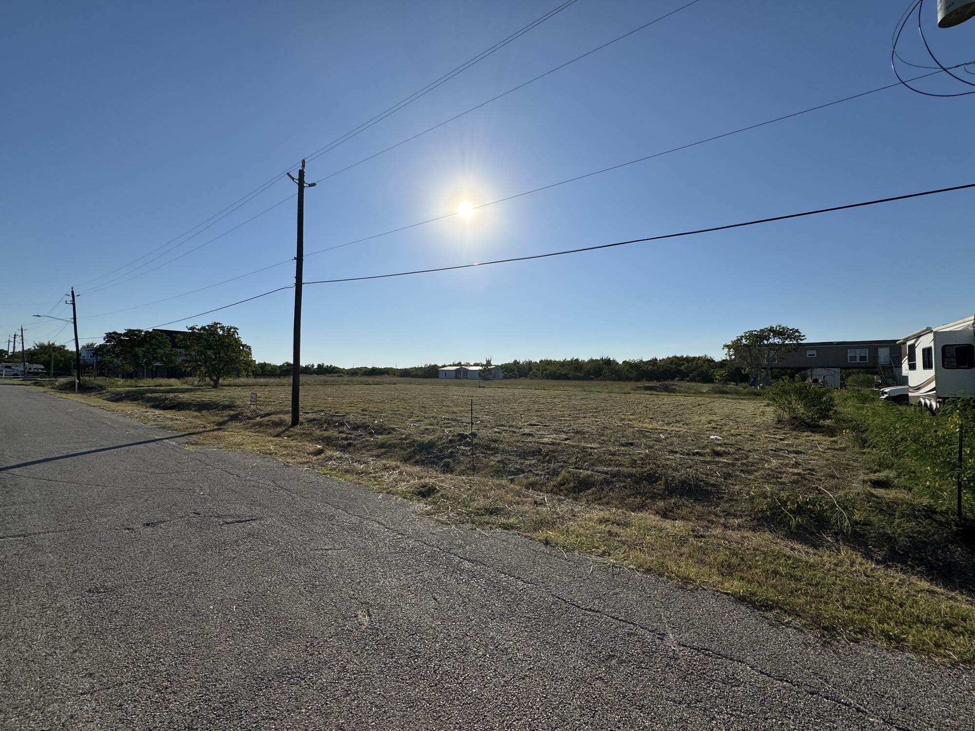 1218 23rd San Leon, TX 77539 - Photo 2 of 2 a view of a lake