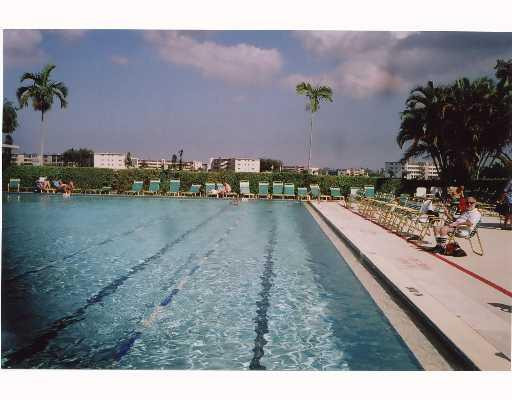 185 Mansfield East, Unit 185 Boca Raton, FL 33434 - Photo 6 of 6 Swimming Pool/Hot Tub/Sauna