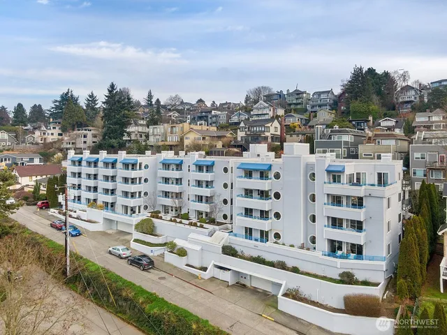 a picture of city view