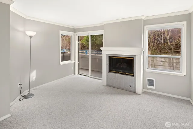 a view of empty room with front door