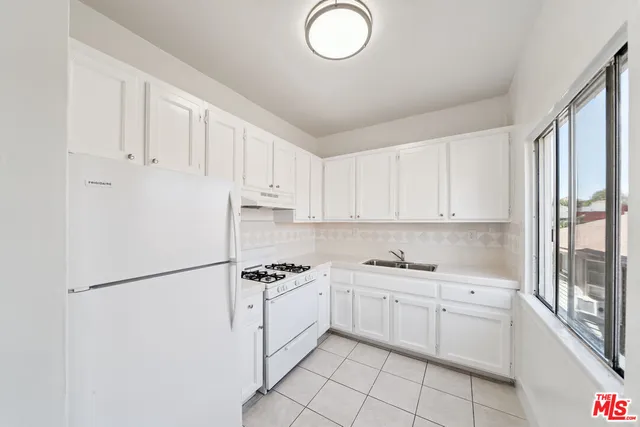 $1,695 | 1267 Vin Scully Avenue, Unit 24, Los Angeles, CA 90026