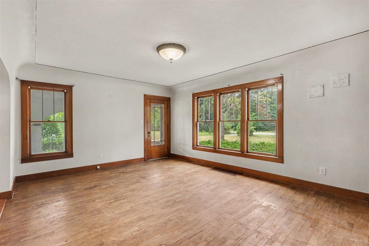 598 South Brooks Road Muskegon, MI 49442 - Photo 5 of 32 Gallery Image 5