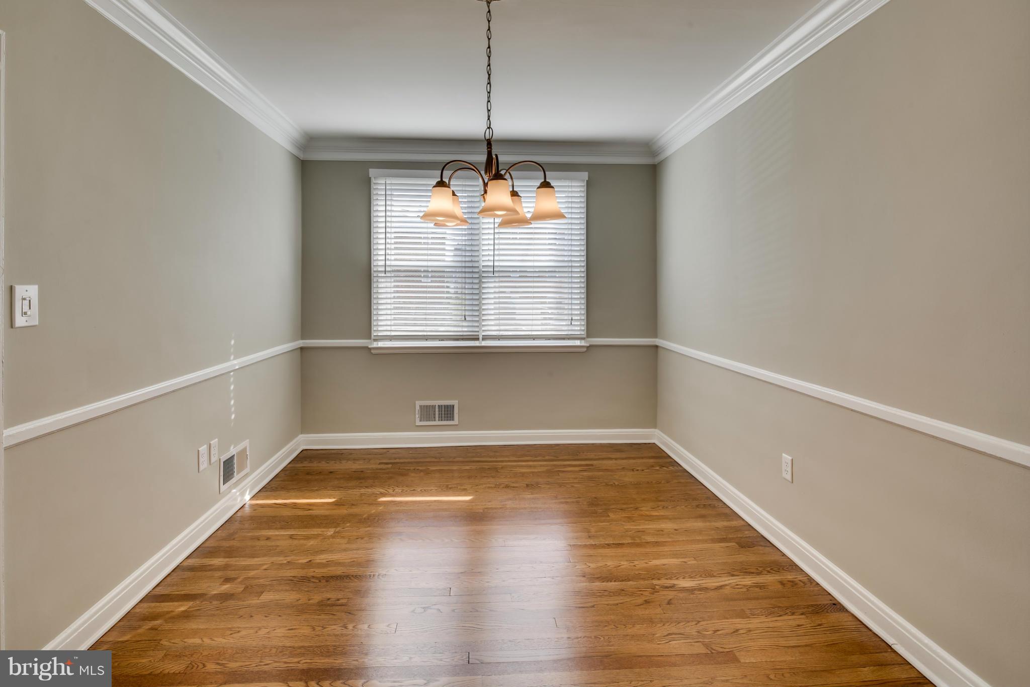 620 Braeside Road Baltimore, MD 21229 - Photo 11 of 30 Dining Room