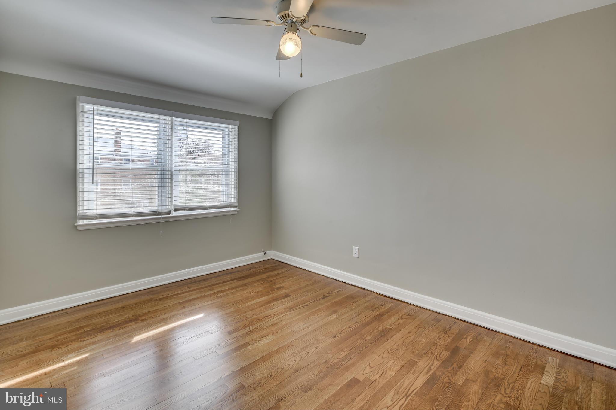 620 Braeside Road Baltimore, MD 21229 - Photo 17 of 30 Bedroom