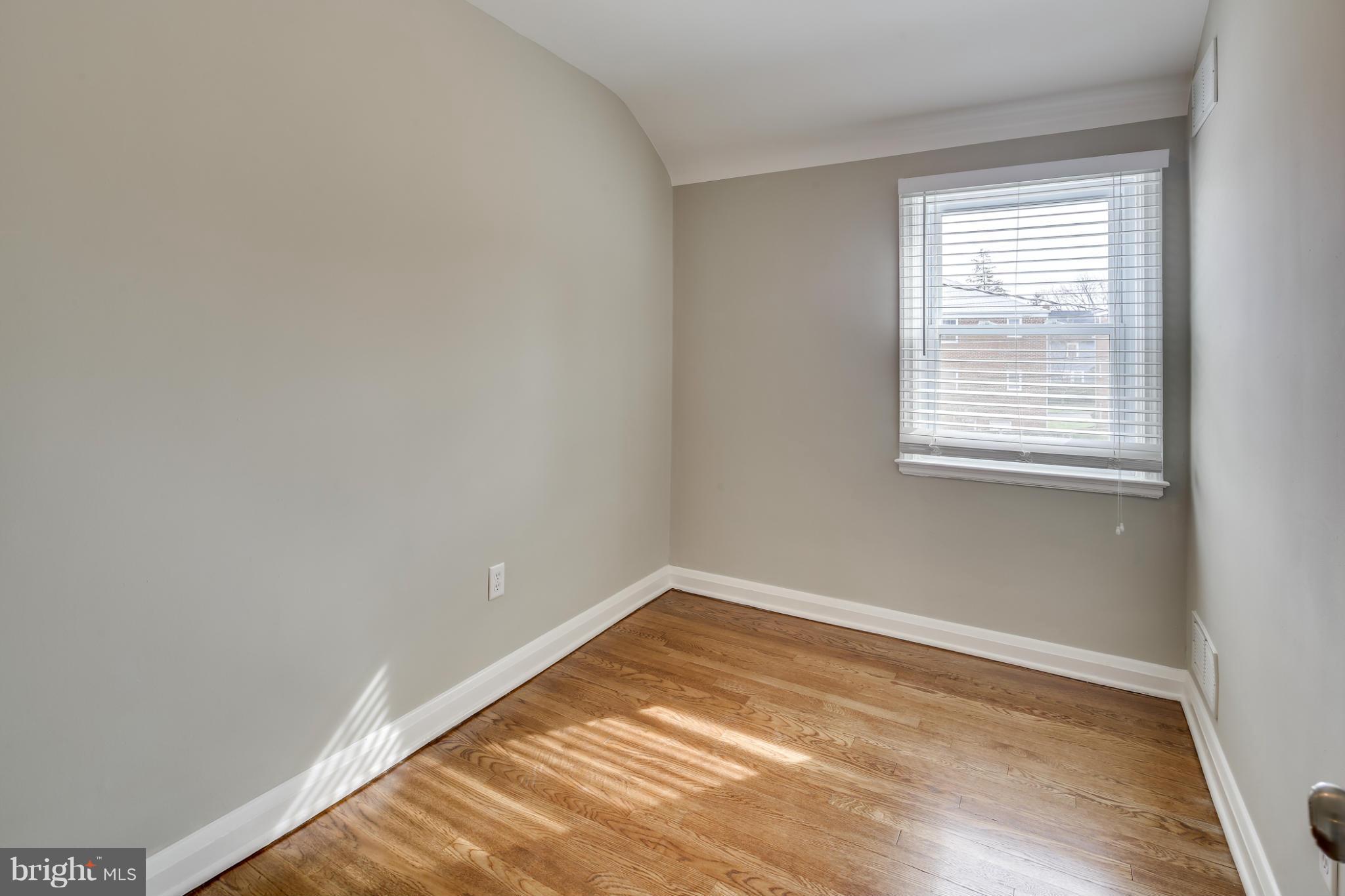 620 Braeside Road Baltimore, MD 21229 - Photo 19 of 30 Bedroom