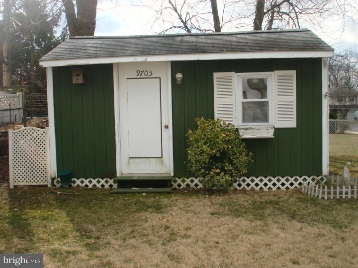 9705 Lochwood Road Philadelphia, PA 19115 - Photo 22 of 23