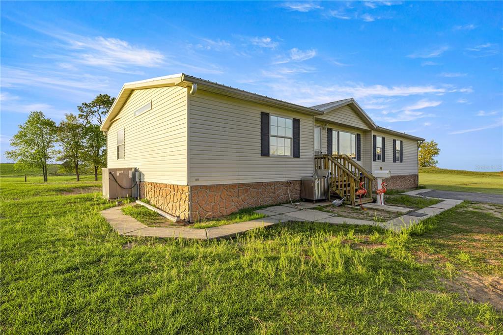 2061 Northwest 165th Ct Road Dunnellon, FL 34432 - Photo 3 of 30