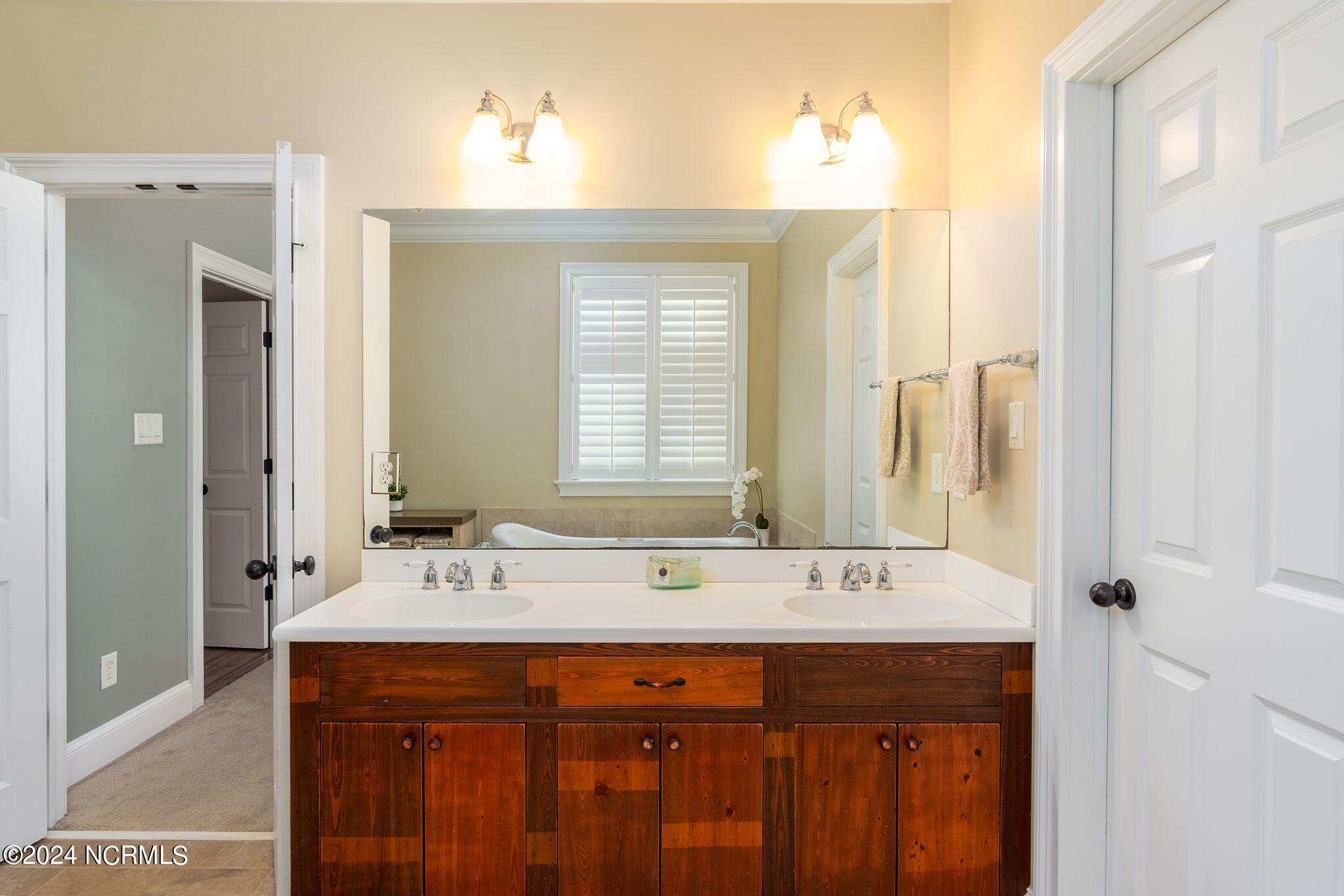 29 Gables Road New Bern, NC 28562 - Photo 39 of 104 Owner's suite
