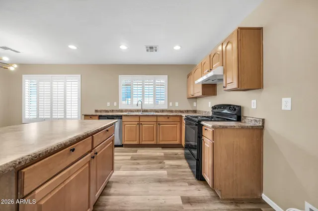 $368,800 | 3323 West St Anne Avenue, Phoenix, AZ 85041