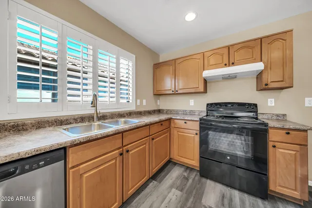 $368,800 | 3323 West St Anne Avenue, Phoenix, AZ 85041