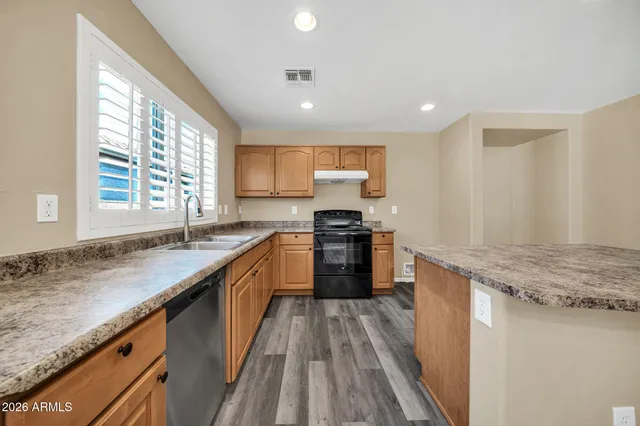 $368,800 | 3323 West St Anne Avenue, Phoenix, AZ 85041