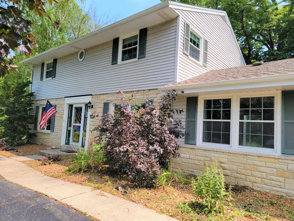 $2,855 | 16840 Fairview Court, Brookfield, WI 53005
