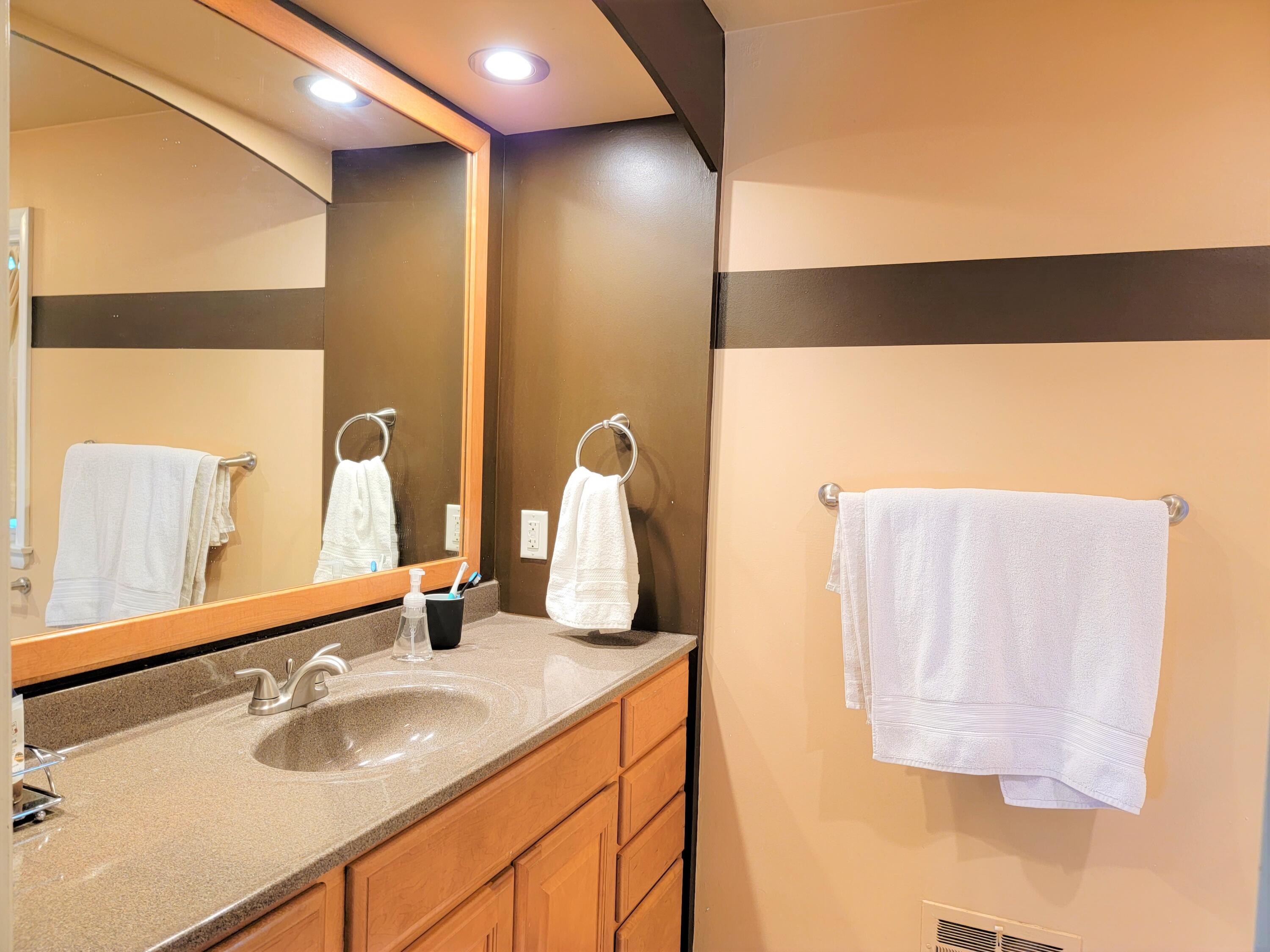 16840 Fairview Court Brookfield, WI 53005 - Photo 14 of 29 2nd floor full bath