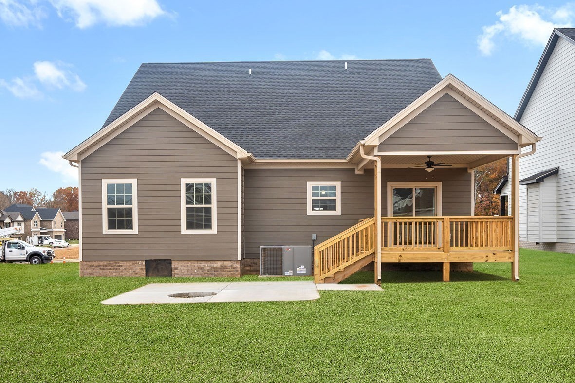 189 Dewberry Road Clarksville, TN 37042 - Photo 49 of 52 a front view of a house with a yard