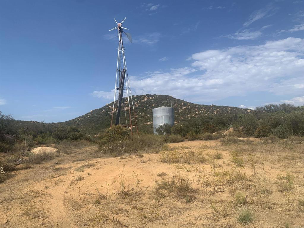 17484 Rockwood Road Escondido, CA 92027 - Photo 4 of 9